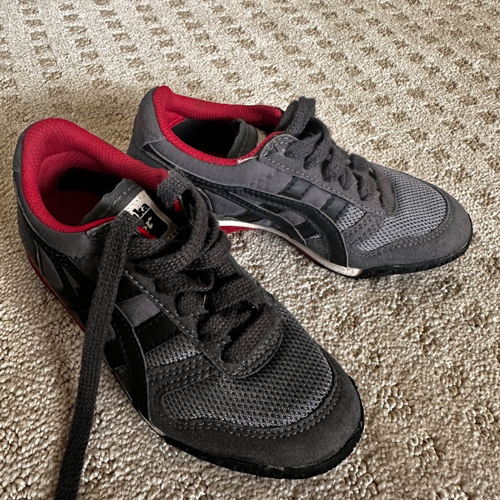 Kids Onitsuka Tiger Ultimate 81 Gray Black Red Sz 11